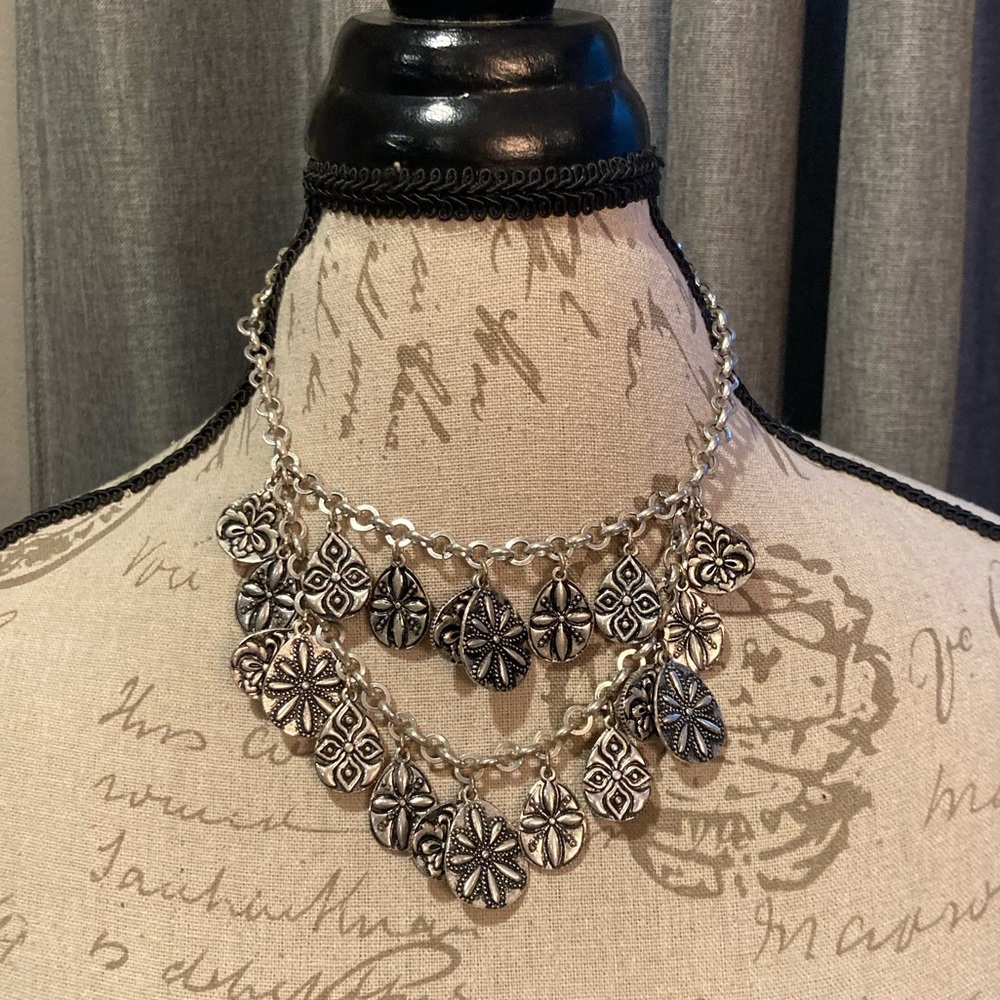 Premier Reversible Necklace & Earrings - Picture 5 of 10